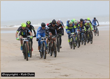 Henk hielt het tempo hoog op de heenweg. - Foto: Rob Duin